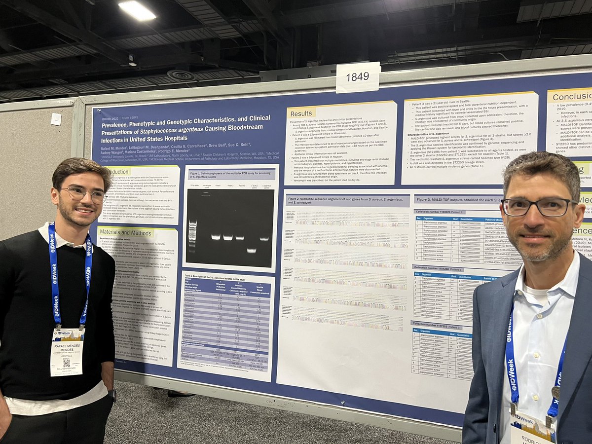 Rod Mendes and his son Rafael Mendes presenting a poster on Staphylococcus argenteus @IDWeek2022! They did this study together when Rafa visited @jmilabs in 2019 ❤️❤️❤️