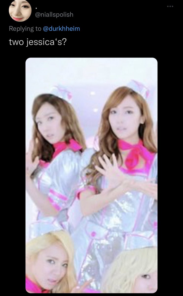 sone_struggle's tweet photo. yall forgot jessica has a twin? 🐠 https://t.co/MsMi2tWtrA