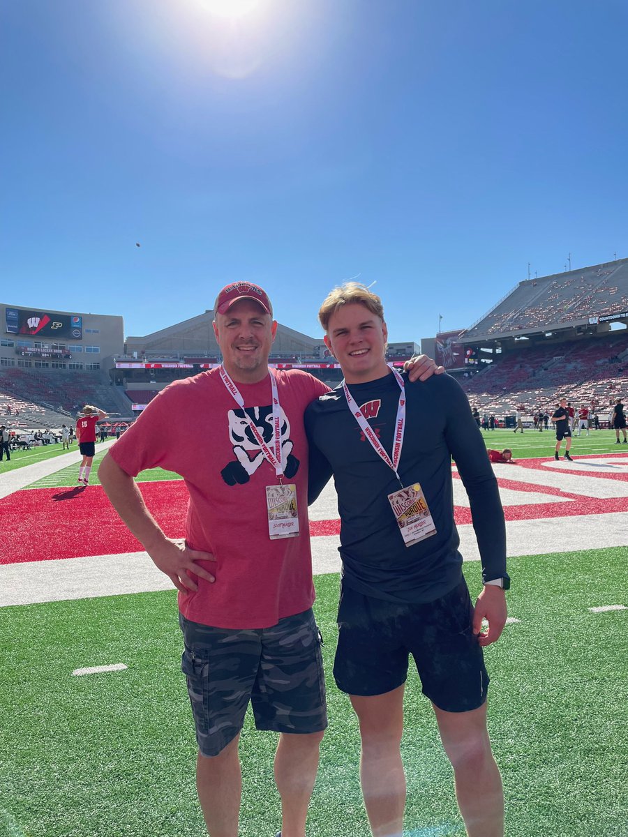 JosephMueller_'s tweet photo. Had a great time today at the UW game! Thank you for inviting me! @CoachTurnerUW @CoachAprilUW @jimleonhard @SpartanVPMfb https://t.co/09xEq8YLV0