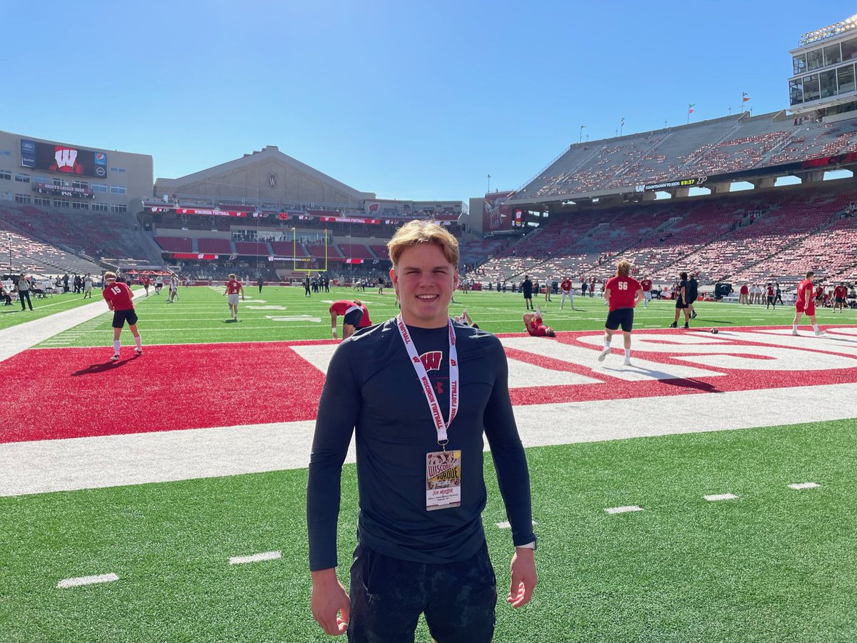 JosephMueller_'s tweet photo. Had a great time today at the UW game! Thank you for inviting me! @CoachTurnerUW @CoachAprilUW @jimleonhard @SpartanVPMfb https://t.co/09xEq8YLV0
