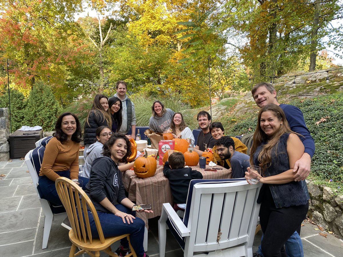 ana_bosslady's tweet photo. Not everyone is here, but still we did good! happy Halloween from the #Carnavallab https://t.co/NDiWvXyGE7