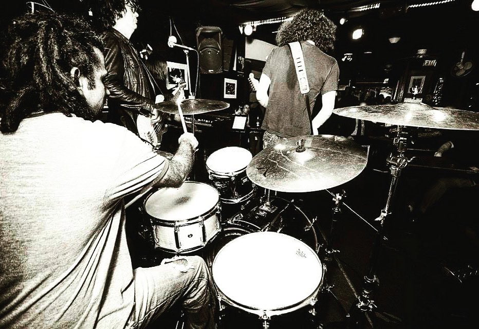 LinsmoreTavern's tweet photo. #tonight #saturdaynight #Toronto the Ultimate Cover Band will be making their first appearance at the Linsmore #horshack this supergroup will blow you away trust us! @ears2dground @GreenwoodComm @musiccityTO @TorontoMusic @torontolife @TOListenUp @TorontoNightOut @blogTO https://t.co/92W1WfIZwk