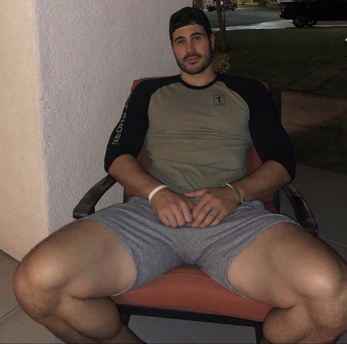 Onlydudes_'s tweet photo. Take a seat https://t.co/lo6EHB1AgF