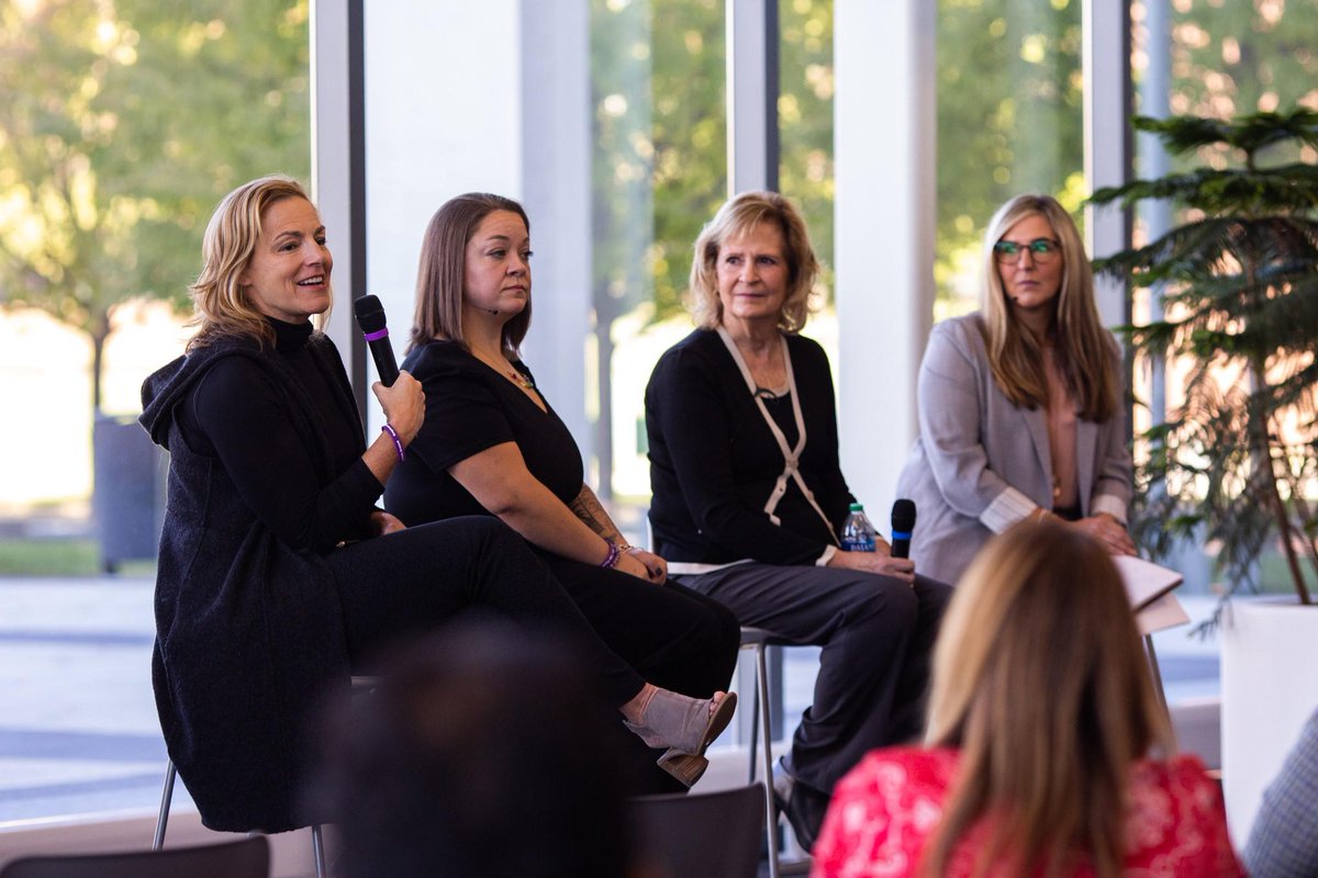CDavisHR's tweet photo. "We believe you need to have the conversation, to change the conversation." -- #Commvault CPO Martha Delehanty. We recently hosted a Courageous Conversation joined by 180 Turning Lives Around to raise awareness of domestic violence. Learn more from Martha https://t.co/31eKor6sZR https://t.co/dZTn9i0teQ