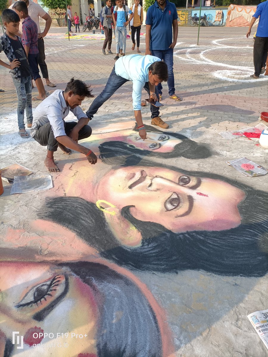 RudraFine's tweet photo. RUDRA INSTITUTE OF TECHNOLOGY
Fine Arts Department make 22×15" feet Rangoli Guidence by @GouryanAnkush in MAWANA Deepoutsav Program.
@PMOIndia @narendramodi @myogiadityanath  @rashtrapatibhvn @UPGovt  @aajtak @ndtvindia @aajtak @BBCHindi @JagranNews https://t.co/vjIJjeOfVu