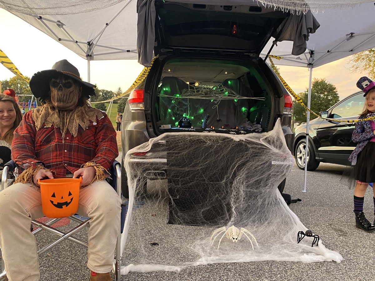 Huge thanks to our Canadochly Elementary PTO for organizing a superb Trunk-or-Treat! Everyone had a blast!