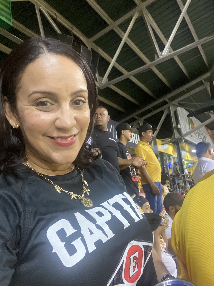 csarahmotat's tweet photo. Por aquí andamos #modoLidom lasaguila no le hicieron ni cosquillas a @CesarMValdez na’ el enemigo de mi enemigo, es enemigo también 😆🤣😂 pero hoy lo disfruté https://t.co/KGoseqhdOL