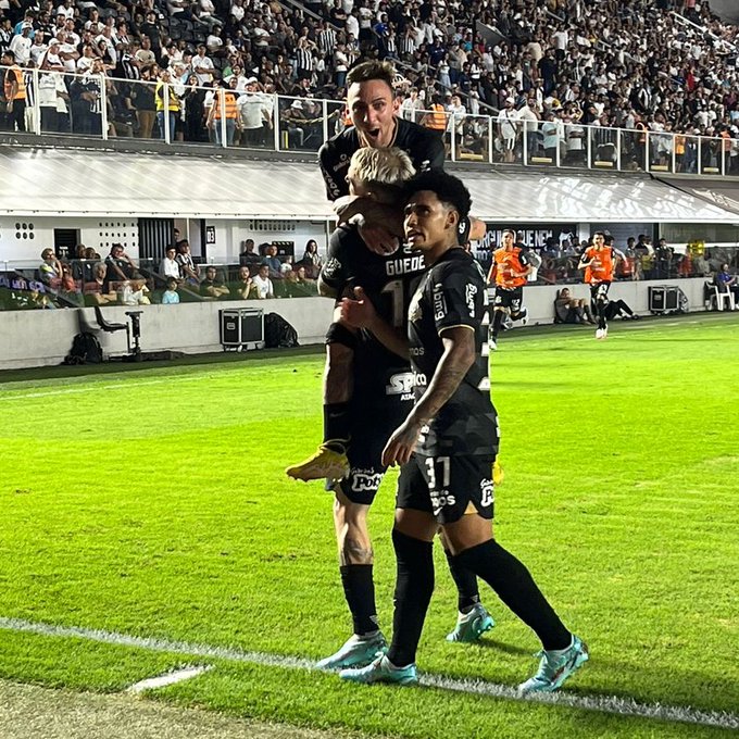 FftluYYXoAUtPng?format=jpg&name=small