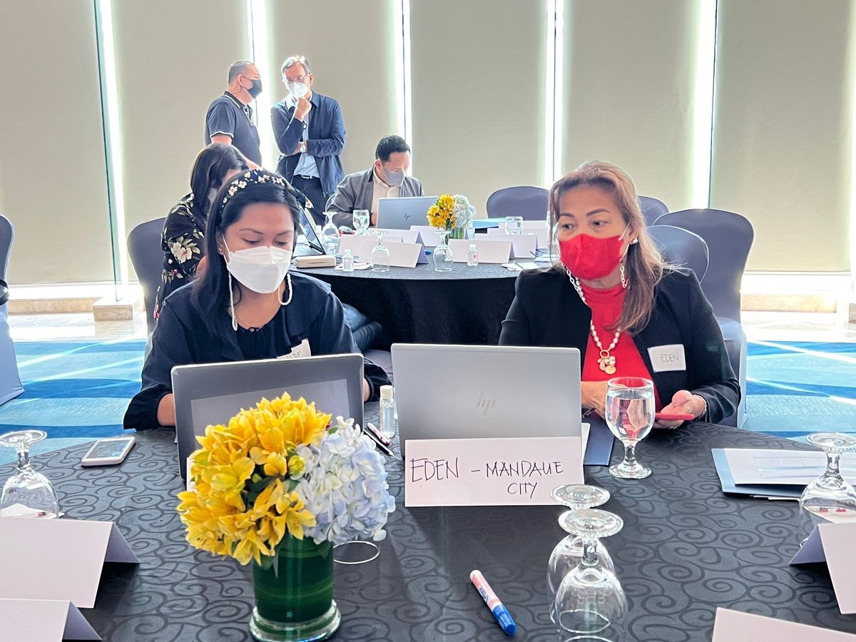 USAID, in partnership with @JSIhealth works with local governments to develop and negotiate fixed amount awards, known as TB commitment grants, to implement locally generated solutions focused on TB outputs and results. #EndTB #TBAccelerator