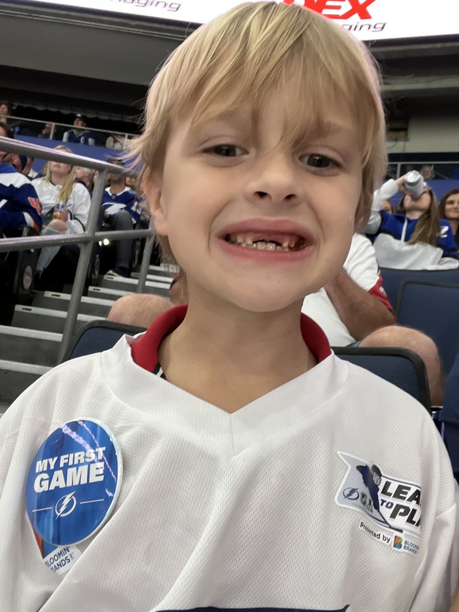 JeremyGarrett4's tweet photo. Enjoying his First #lightning game. #gobolts https://t.co/c2WH1DDX6F