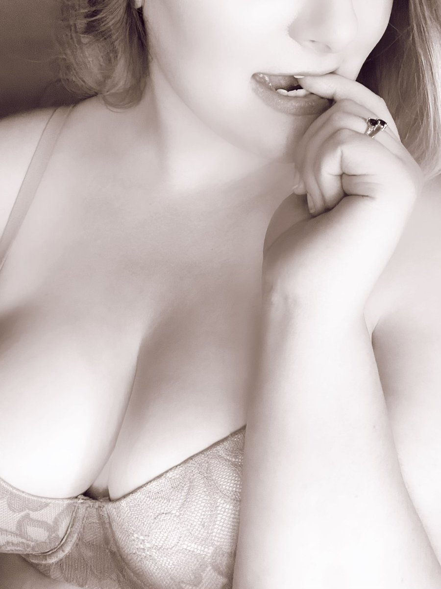 SexyBlonde955's tweet photo. @creja34 Not sure how sexy this is but I felt sexy at the time https://t.co/18S6DG69hA