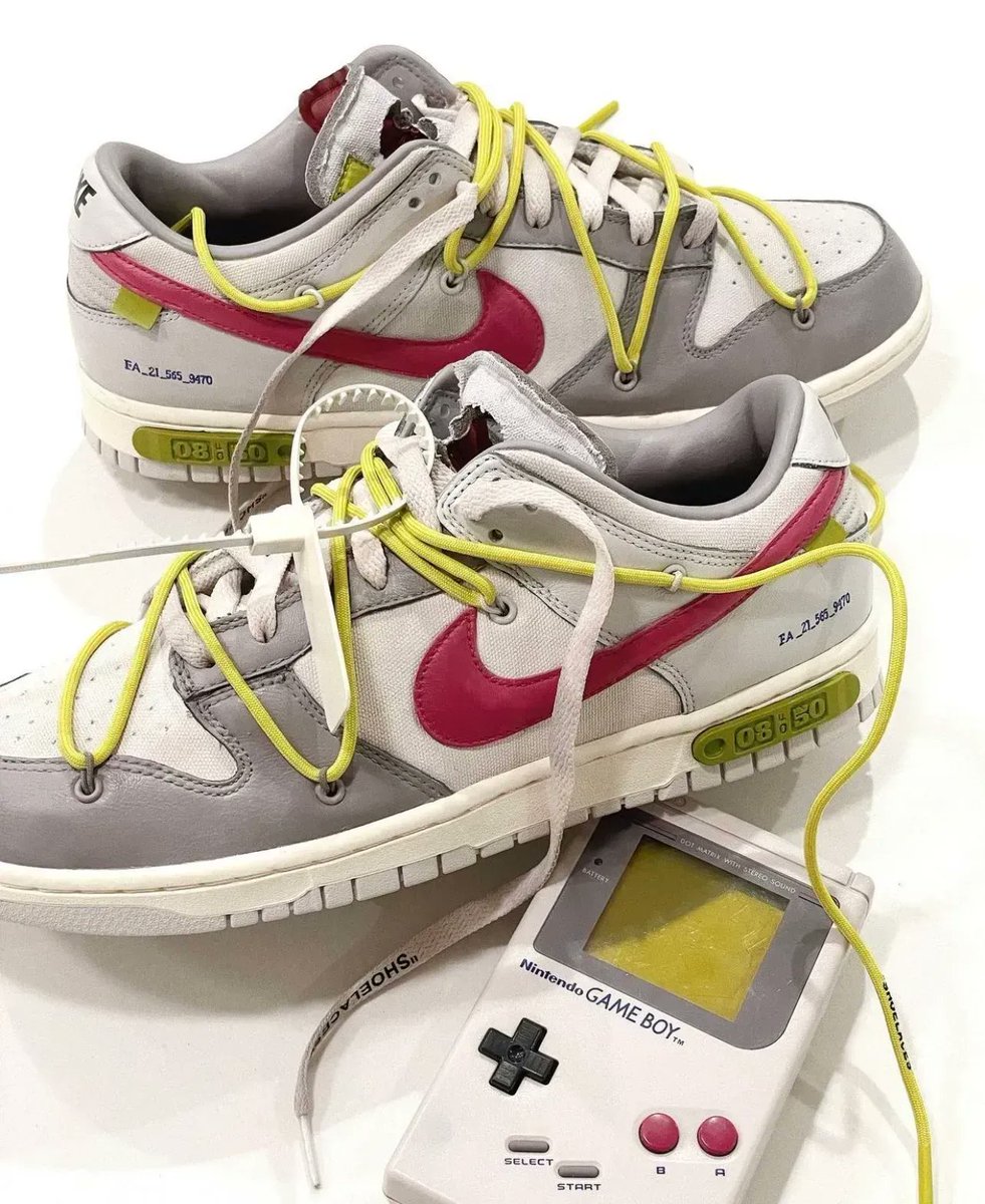 JustFreshKicks's tweet photo. Off-White x Nike Dunk Low “Gameboy” customs 📟 https://t.co/5YfiZZx3f1