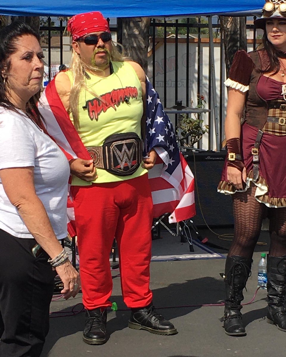 capt_marvelous's tweet photo. @HulkHogan running wild brother!!! https://t.co/HHNnyg7hs4