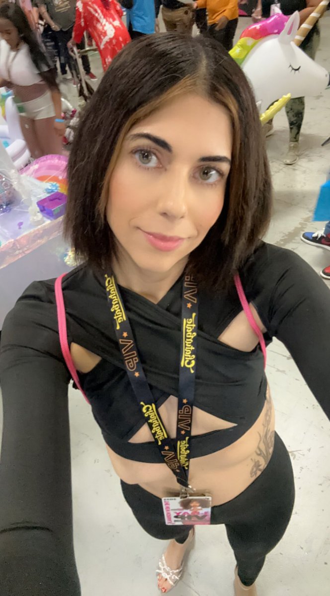 shykittygirl05's tweet photo. #exxxotica #exxxoticanj #exxotica #exxxoticaexpo #modelsearch #newmodel #modelforhire #newmodelface https://t.co/eM0w9oI6Kx