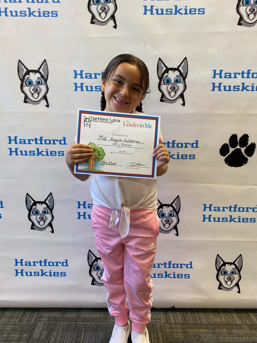 HartfordSEH's tweet photo. Congratulations to all of our Husky Leadership Winners for First Quarter!  We have a school full of amazing Leaders!  @cusd80 #wearechandler #hartfordhuskies https://t.co/KYq2CoaVkW