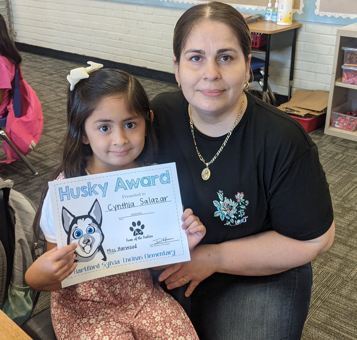 HartfordSEH's tweet photo. Congratulations to all of our Husky Leadership Winners for First Quarter!  We have a school full of amazing Leaders!  @cusd80 #wearechandler #hartfordhuskies https://t.co/m72X7ven6H