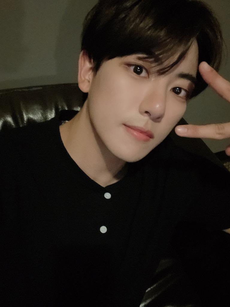 beomb8t's tweet photo. - beep beep ! 

hola goldenness, soy jibeom böt y estoy aca para recordarte lo mucho que te amo. si me necesitas puedes arrobarme (@) o hablarme al dm y estare ahí para ti siempre que lo necesites <3 https://t.co/lJCfu2pNtd