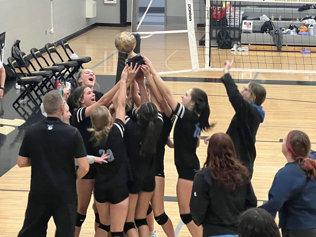 EastHighVolley1's tweet photo. Freshman A End of Year Champions!!! Record of 20-4 overall, 1st time ever in VB history taking the Championship .
Very talented/hard working Class! So proud! #EastHighVB❤️Loved the Support Today! https://t.co/Xfhat7lre9
