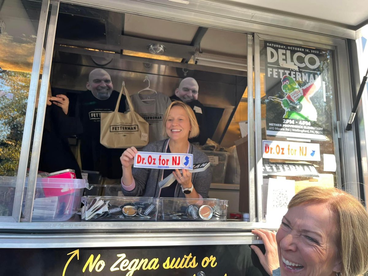 LetsTurnPABlue's tweet photo. Great canvass launch in @DrOz’s fake hometown with some real Pennsylvanians @mariaforpa and @Nancy4PAHouse featuring special guest: @fettermobile! 🗳🚛💪💙 https://t.co/o3eWUEXk7B
