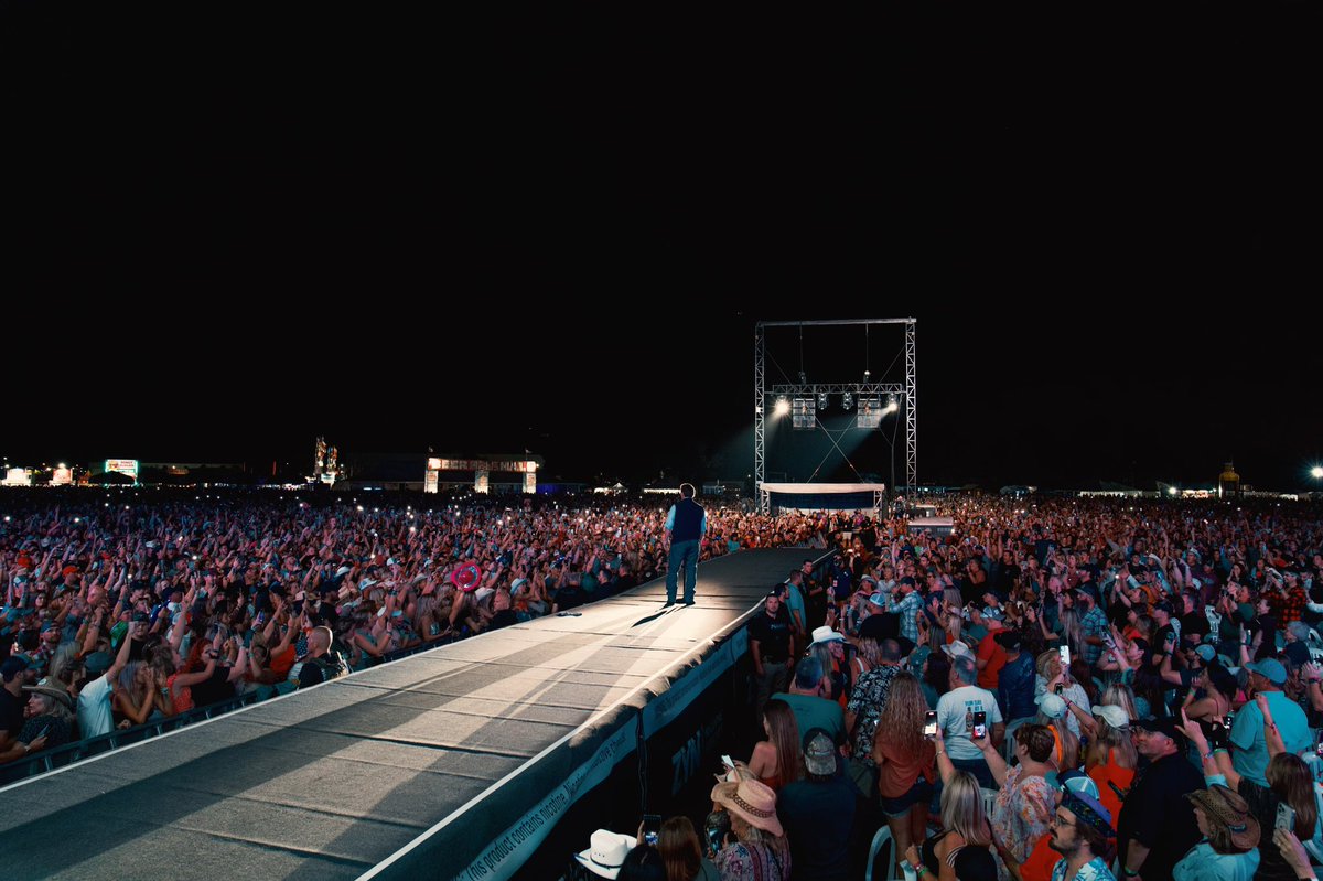 Great to see so many great folks at @countrythunder in Kissimmee tonight!