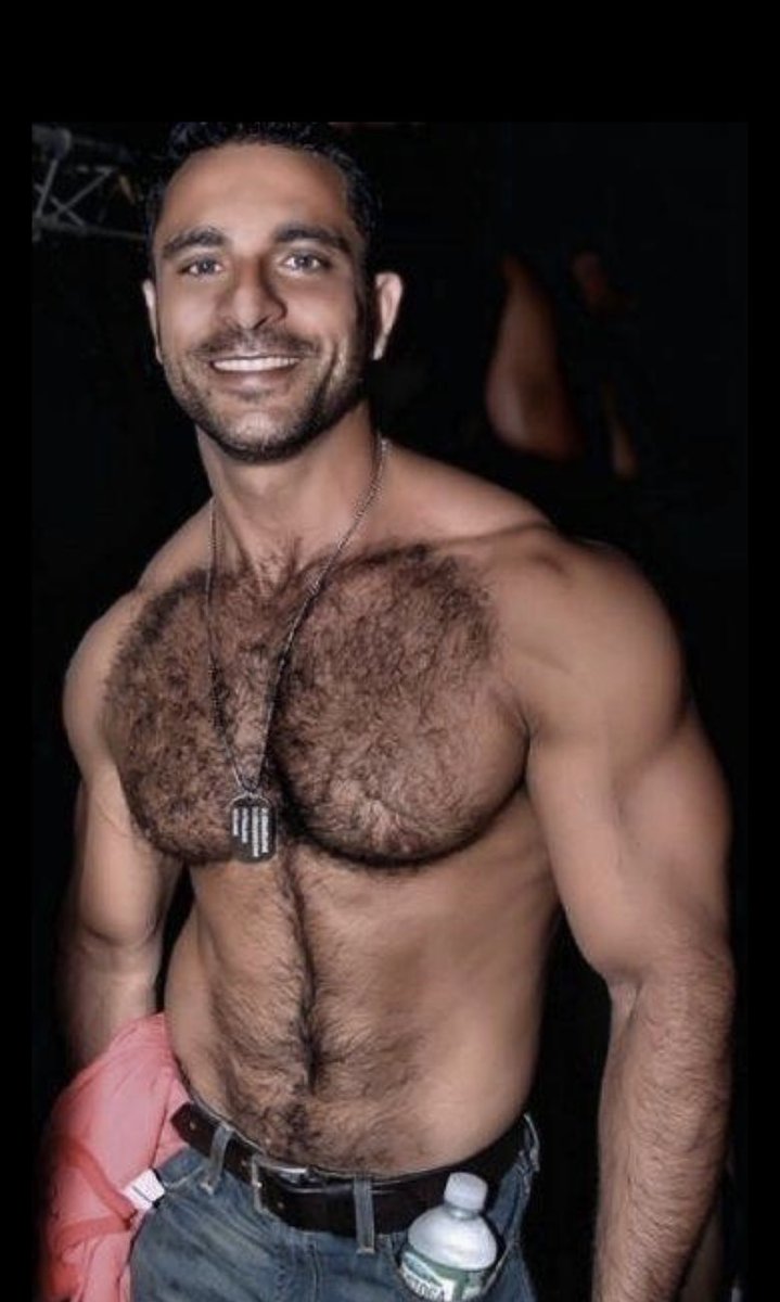 MarcM01855175's tweet photo. A hairy man is the sexiest thing alive https://t.co/M6L6LZjDl2