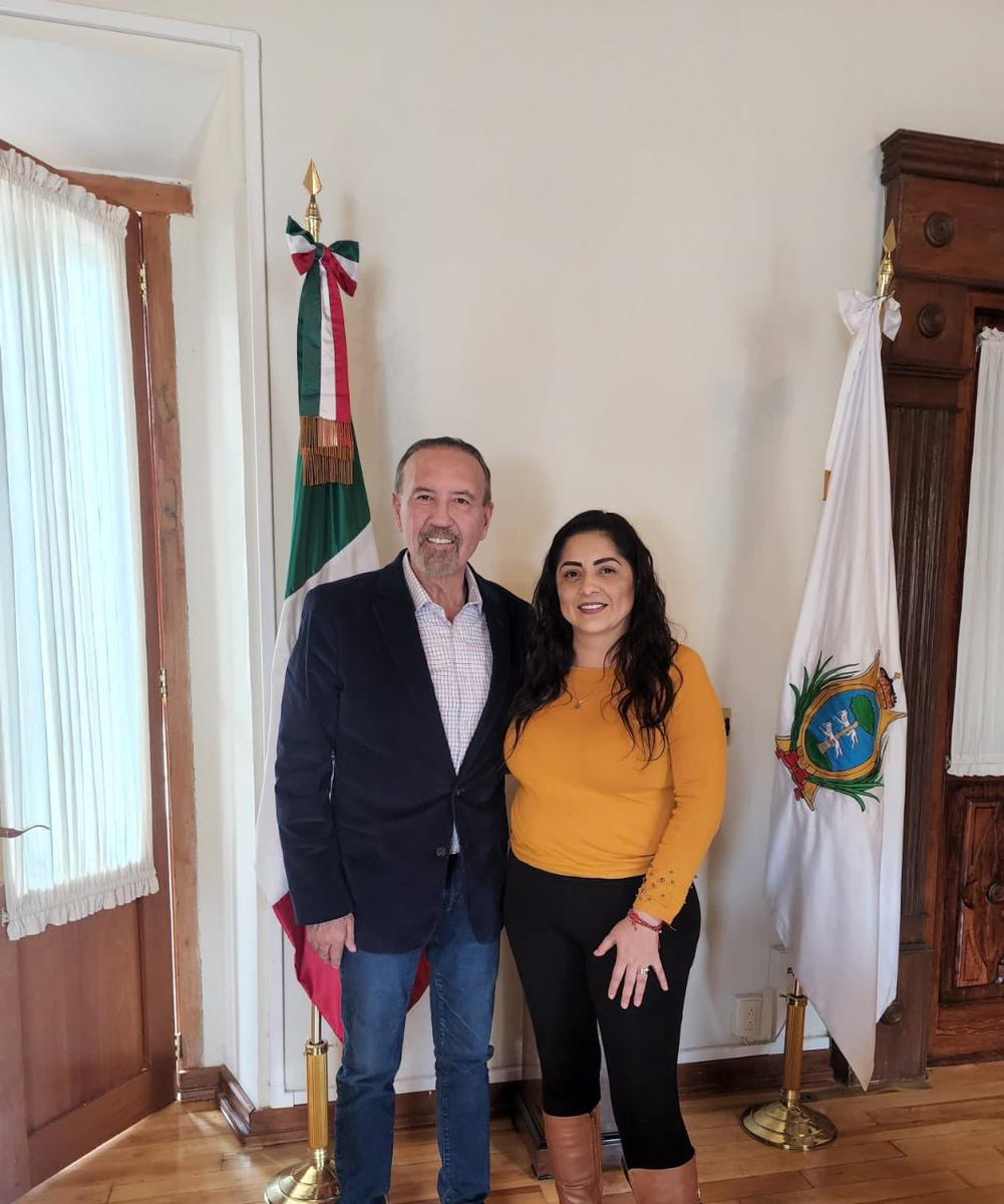 AlyGamboa's tweet photo. Un gusto enorme saludar a nuestro Secretario de Gobierno @HectorVelaV un gran amigo que estoy segura hará un gran equipo con @EVillegasV ¡Vamos a trabajar de la mano por un Durango mejor! 💪🏼✨ https://t.co/2LcY6uBuR6