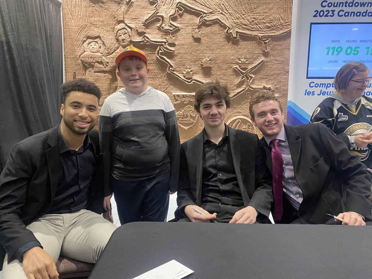 DavidDunphy's tweet photo. Enjoying the @IslandersHKY game against the @quebec_remparts with these 2. Our team may be down 5-1, but we aren’t being out worked in this game. Marty got to meet Jérémie Biakabutuka, Will Allen & Jacob Squires. #PatrickRoyInTheHouse #TooManyRedHeads? #MartyMan https://t.co/4d8gddhOx0
