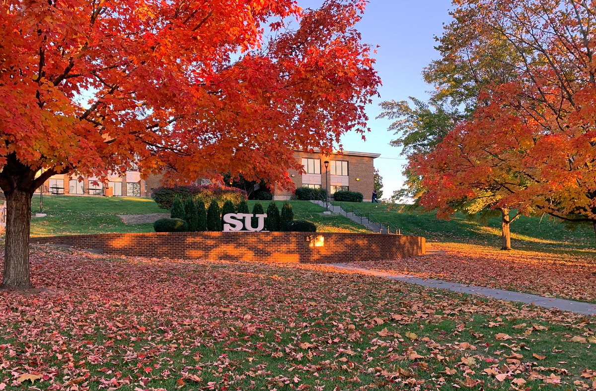 ShenandoahU's tweet photo. All the fall vibes from Fall Fest 💙❤️ #shenandoahuniversity #mysuview https://t.co/WMuZmG9RYG