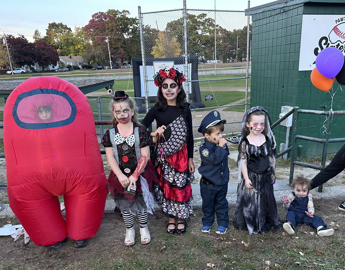 EnaInRI's tweet photo. Our costume contest winners! https://t.co/2o6O7WswBS