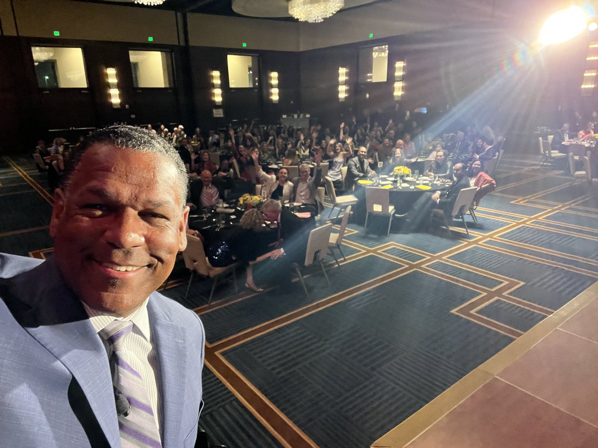 JoeTrahan's tweet image. A fantastic night on tap helping Our Friends Place raise funds to further their mission of helping young women in North Texas.
@ourfriendsplace