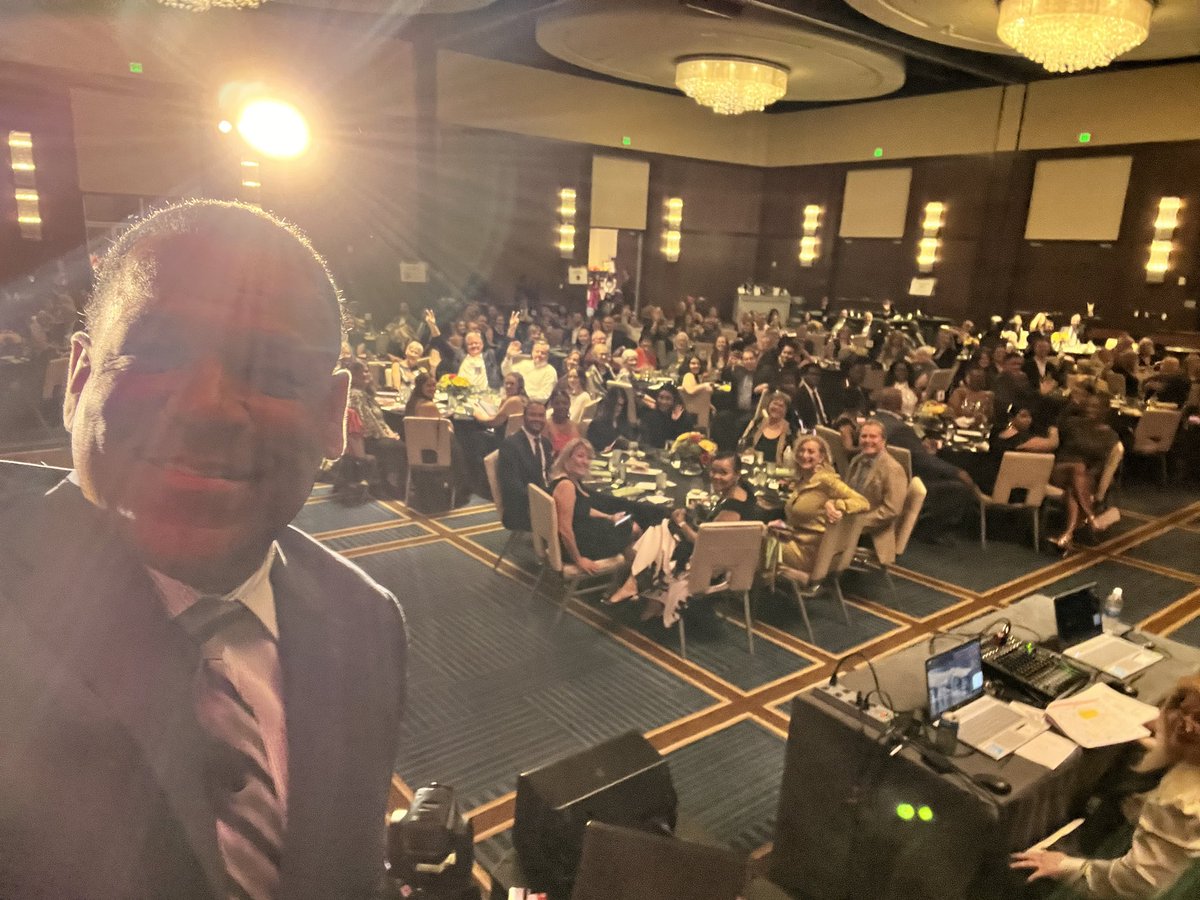 JoeTrahan's tweet image. A fantastic night on tap helping Our Friends Place raise funds to further their mission of helping young women in North Texas.
@ourfriendsplace