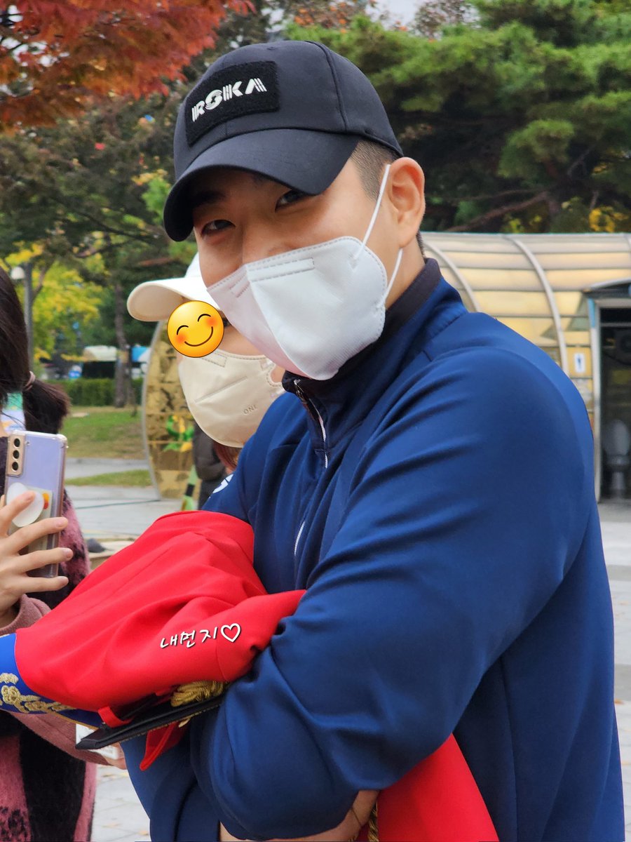 myungjuni5959's tweet image. 명주나 이따 보쟈🖐
벌써 입쁘구 난리야✨️😍❤️

#육사군악대 #김명준 #엠제이 #MJ