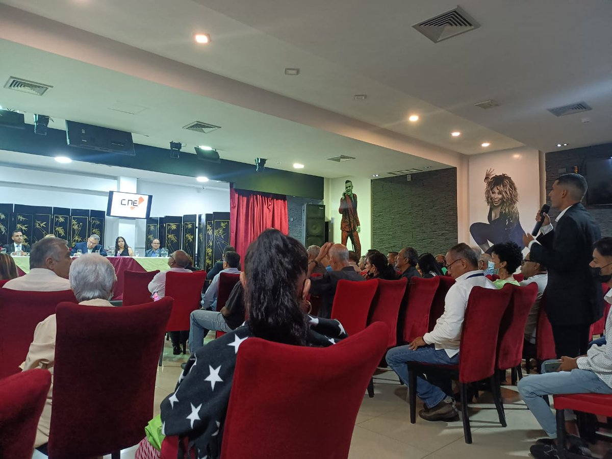 LuijoRey's tweet photo. El día de ayer tuvimos la oportunidad de participar en un extraordinario Foro de Ciudadanía y Democracia con @Irisdefranca y la ponencia del Rector del CNE @ENRIQUEMARQUEZP. Entender nuestro rol como ciudadanos dentro del sistema político nos permite fortalecer la democracia! 🗳️ https://t.co/tDUv1VvVOC