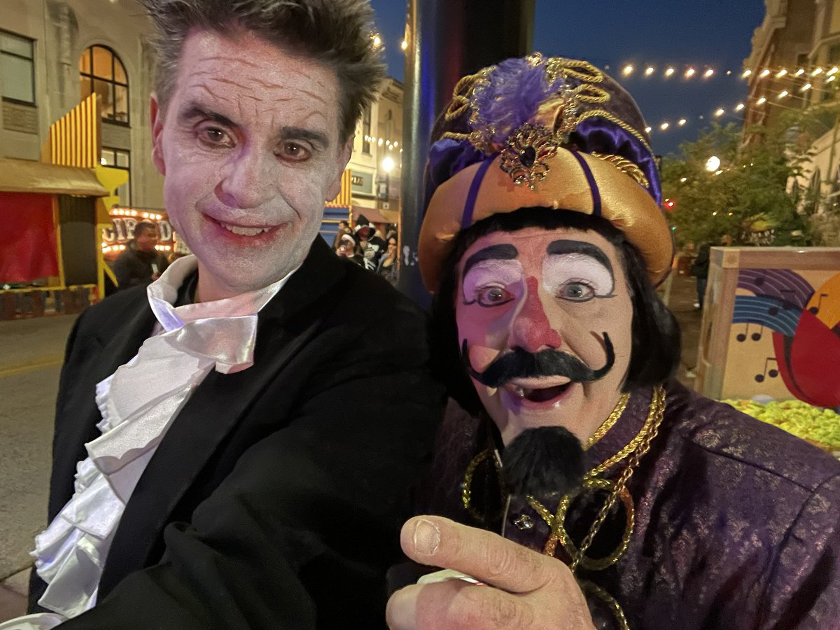 rwagnerful's tweet photo. Wizzo the Wizard is at @ElginNOCS #wizzo #wizzothewizard https://t.co/FZpX3GpFnW