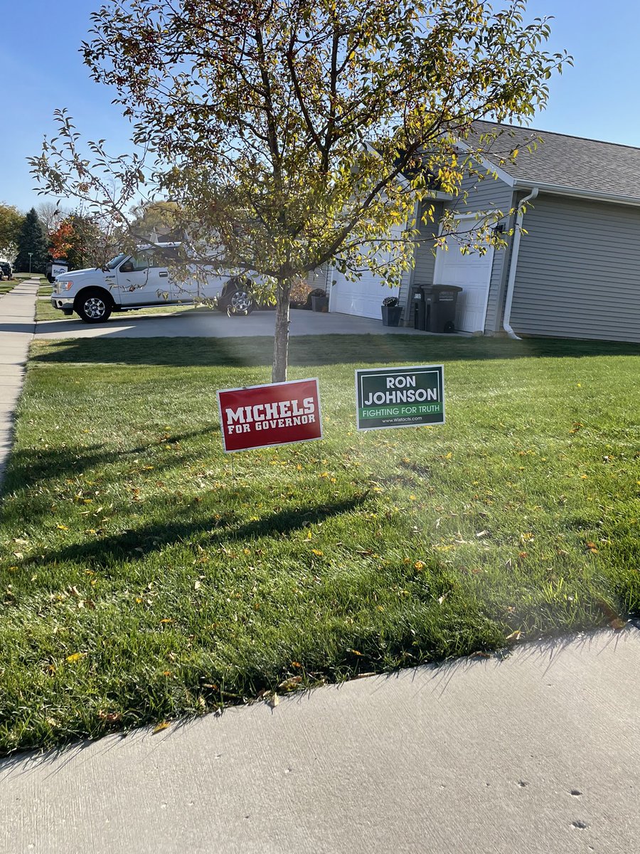 2ndForRon's tweet photo. Our support continues to grow all over Dane County!

We’re fighting everyday to turn Wisconsin red this November! https://t.co/vIo7ru8bU0