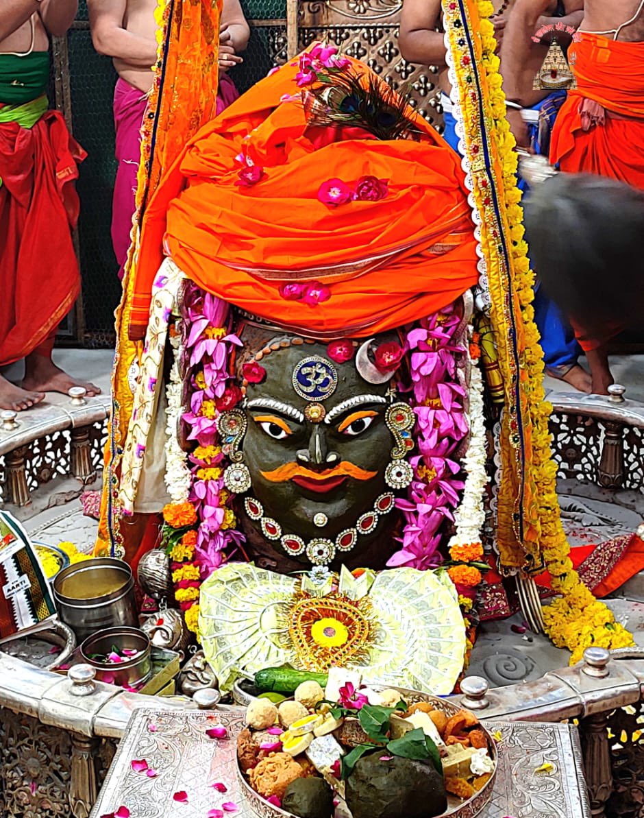 12Jyotirling's tweet photo. श्री महाकालेश्वर ज्योतिर्लिंग जी के आज के भस्म आरती श्रृंगार दिव्य दर्शन 22.10.2022 https://t.co/G5R9iO50DS