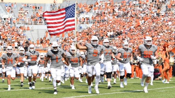 EliThomas______'s tweet photo. After talking with @kasey_dunn I’m extremely blessed to reciever my 2nd D1 offer from OSU @Josh_Gonzales2 @CoachGundy @CoachRossz https://t.co/Mh7Z73e2zI
