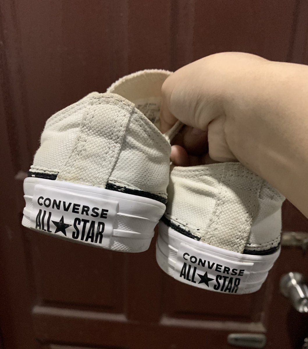 dedokidude's tweet photo. converse all star trail to cove size 39 (24.5) สีครีม แท้จากช็อป 420 รวมส่ง สภาพใหม่กว่าในรูป #ส่งต่อเสื้อผ้า #ส่งต่อเสื้อผ้ามือสอง #เสื้อผ้ามือสอง #ส่งต่อรองเท้ามือสอง #รองเท้ามือสอง #converse #ส่งต่อรองเท้า #converseth #ส่งต่อconverse #ส่งต่อรองเท้าผ้าใบ #รองเท้ามือสองของแท้ https://t.co/QZC2blebT9