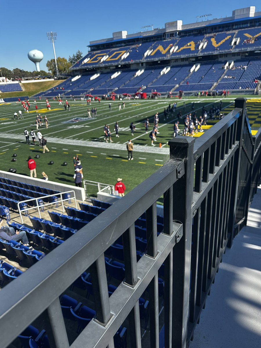 aidanblake34's tweet photo. Thank you @NavyFB, @CoachAIngram and @CoachORourke for the visit and hospitality. @RecruitThe0 @OHSBearsFB https://t.co/nqn7rrlz8W