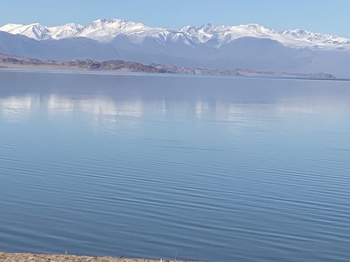 Өглөөний мэнд. Эх орны баруун хязгаар Ачит нуур.