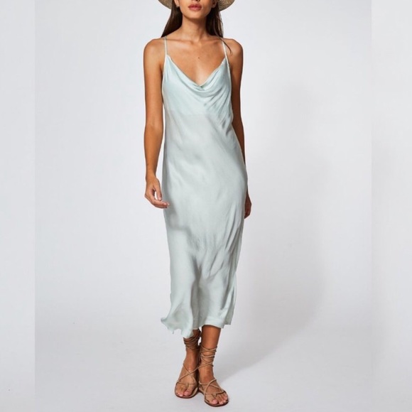 jtpesto's tweet photo. So good I had to share! Check out all the items I'm loving on @Poshmarkapp #poshmark #fashion #style #shopmycloset #gucci #lululemonathletica #youngfabulousbroke: https://t.co/Q1mTPVoIGh https://t.co/tqOIxPNNb1