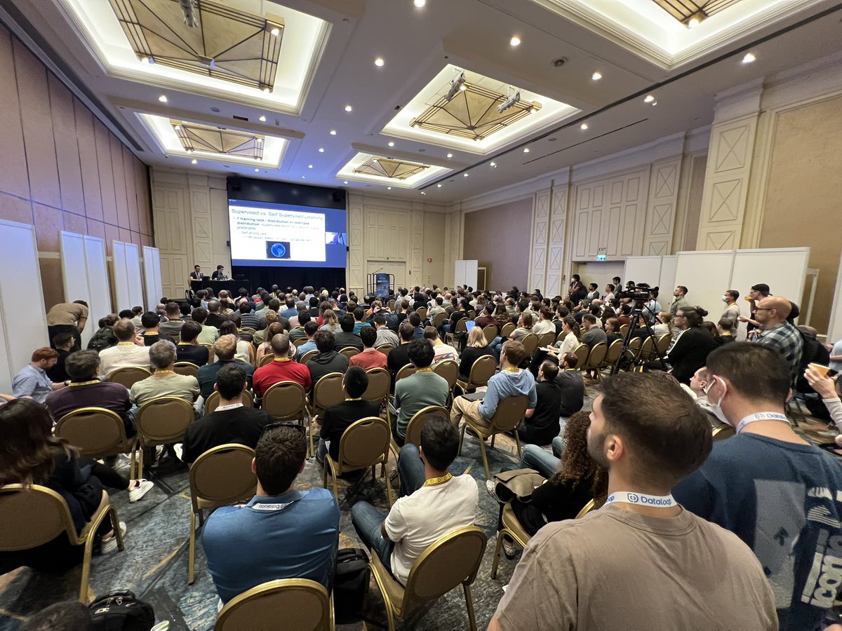 AI/CV conferences have become a crowded place #eccv2022