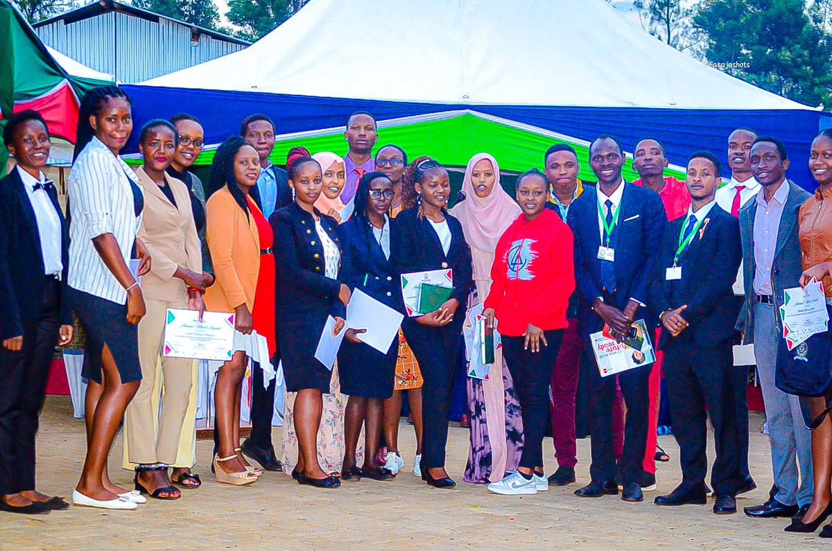 MUESA6's tweet photo. Moi University Economics students Merit Award winners. Congratulations to them 😊 https://t.co/YJQ14uX6eG