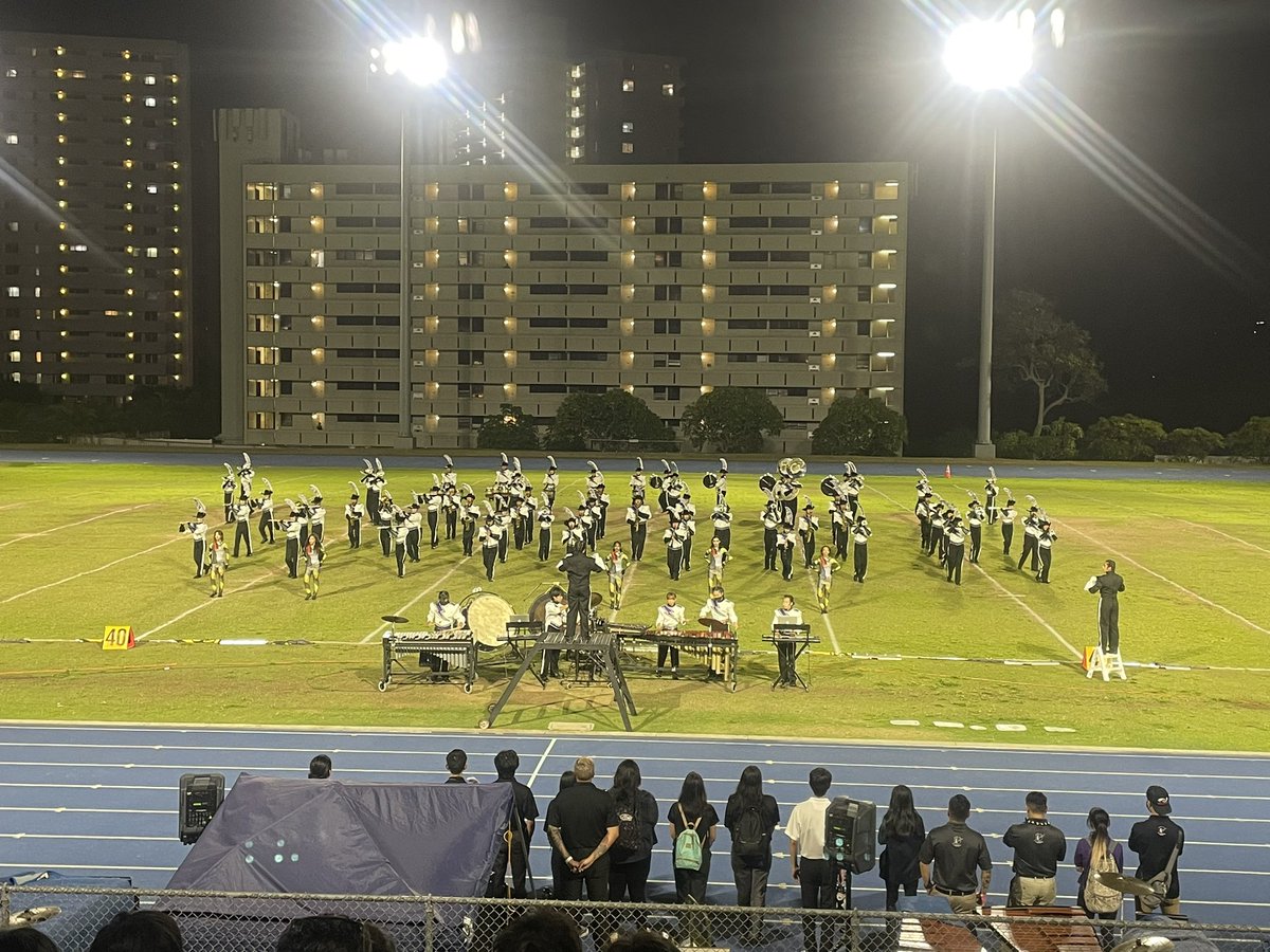MrChungVeep's tweet photo. @pearlcityband absolutely KILLING it at the Moanalua Menehune Classic! Way to represent @PearlCityHS ! You definitely showed #excellencewithhonor #purplerunsdeep https://t.co/t9qOCqqDr8