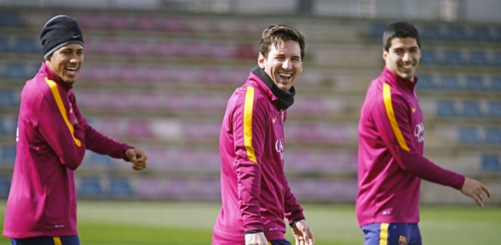 MOTM Awards since 2009 :-

Neymar : 68
Neymar + Suarez : 132
Neymar + Suarez + Ronaldo : 299
Messi : 306🎖️

These kids here say "GOAT debate" 💀💀