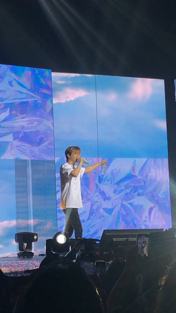 jturaray0523's tweet photo. I can't believe it you're actually realβ€οΈβ€οΈβ€οΈ
#KangDanielInManila #KangDanielAtNFT #FirstParadeInMNL #KangDanielInManila https://t.co/uoMKTTOShP