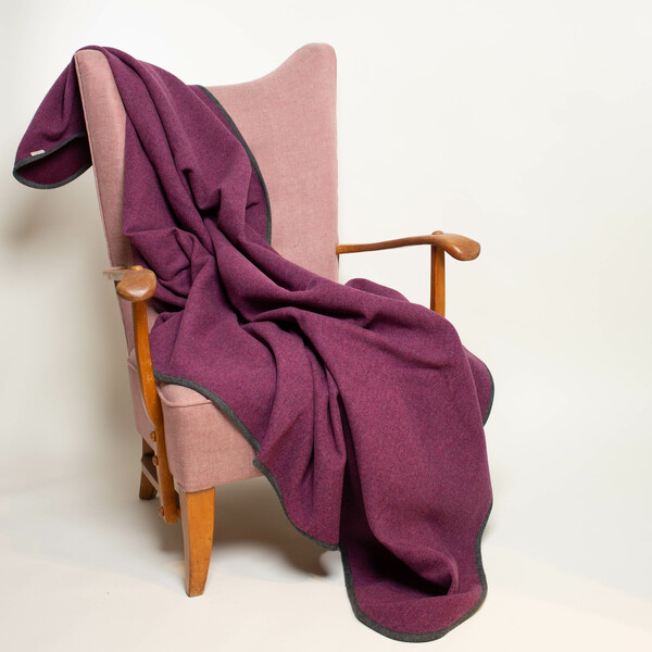 Greenpicks_de's tweet photo. For a Cosy Home: Woollen blankets, hot water bottles, socks and comfortable baby trousers made of fine ecological fibres provide natural warmth. Discover at Greenpicks - https://t.co/H6uck5Qd9Y https://t.co/4qrOoV0hCP