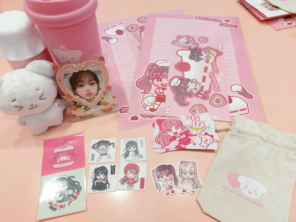 chuu_bbokki's tweet photo. 🎀마마즈돌🎀

골목 들어가자마자 너무너무 귀여운 곳이🥺
내부도 너무너무 사랑스럽고 귀여워서 구경하는 내내 행복했어요!!ෆ˙ᵕ˙ෆ 그리고 럭드1등!! 당첨되고  대형판넬 가지게 돼서 너무너무 행복해요^//^ 히히

#Happy_Chuu_day
#오늘도_내일도_행복하츄 https://t.co/20F5Cc5Y1U