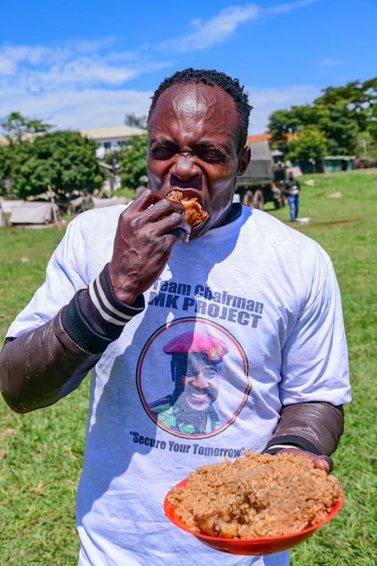 adamsotelul's tweet photo. More than 30 years in power, your only reward is a plate of half cooked rice and a promotion Tshirt 😎 https://t.co/zNeQc4gu0P