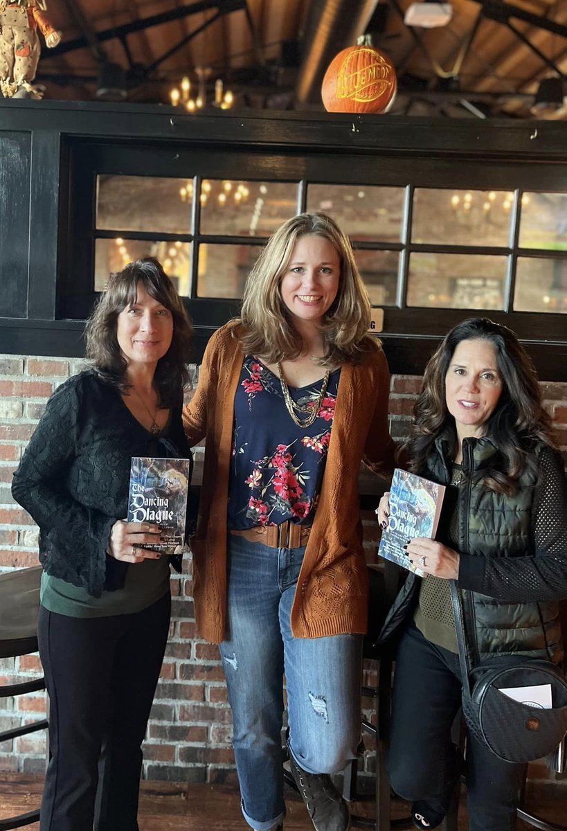 RiverEnoAuthor's tweet photo. Speculation Publication's "Dancing Plague" drop party! Thank you to all who came out to see us!
#specpub #speculationpublicationseries #thedancingplagueof1518 #bookrelease https://t.co/XuyahNkx1M
